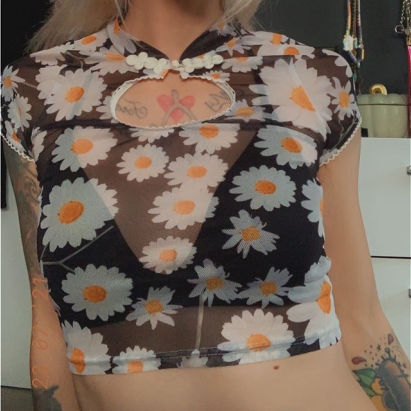 Sheer keyhole crop top - Picture 1 of 8